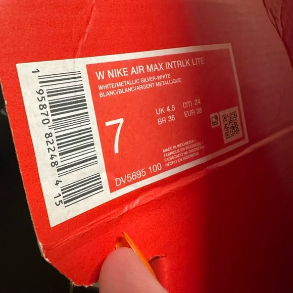 Nike Women's White Sneakers with Silver Swoosh - Picture 4 of 4